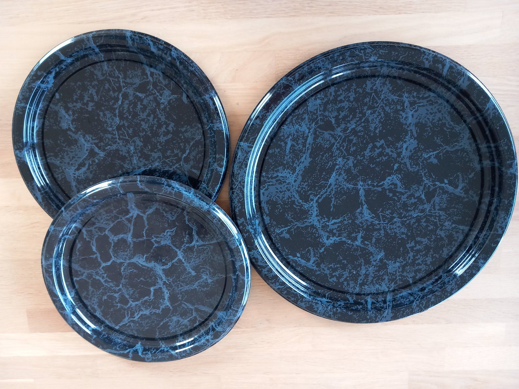 Piatti di portata: 3 Kunststoffplatten, Hartplastik, 30/40cm Durchmesser – Nuovo e nell'imballaggio originale da Oensingen venduto da SpiPhEg46 2