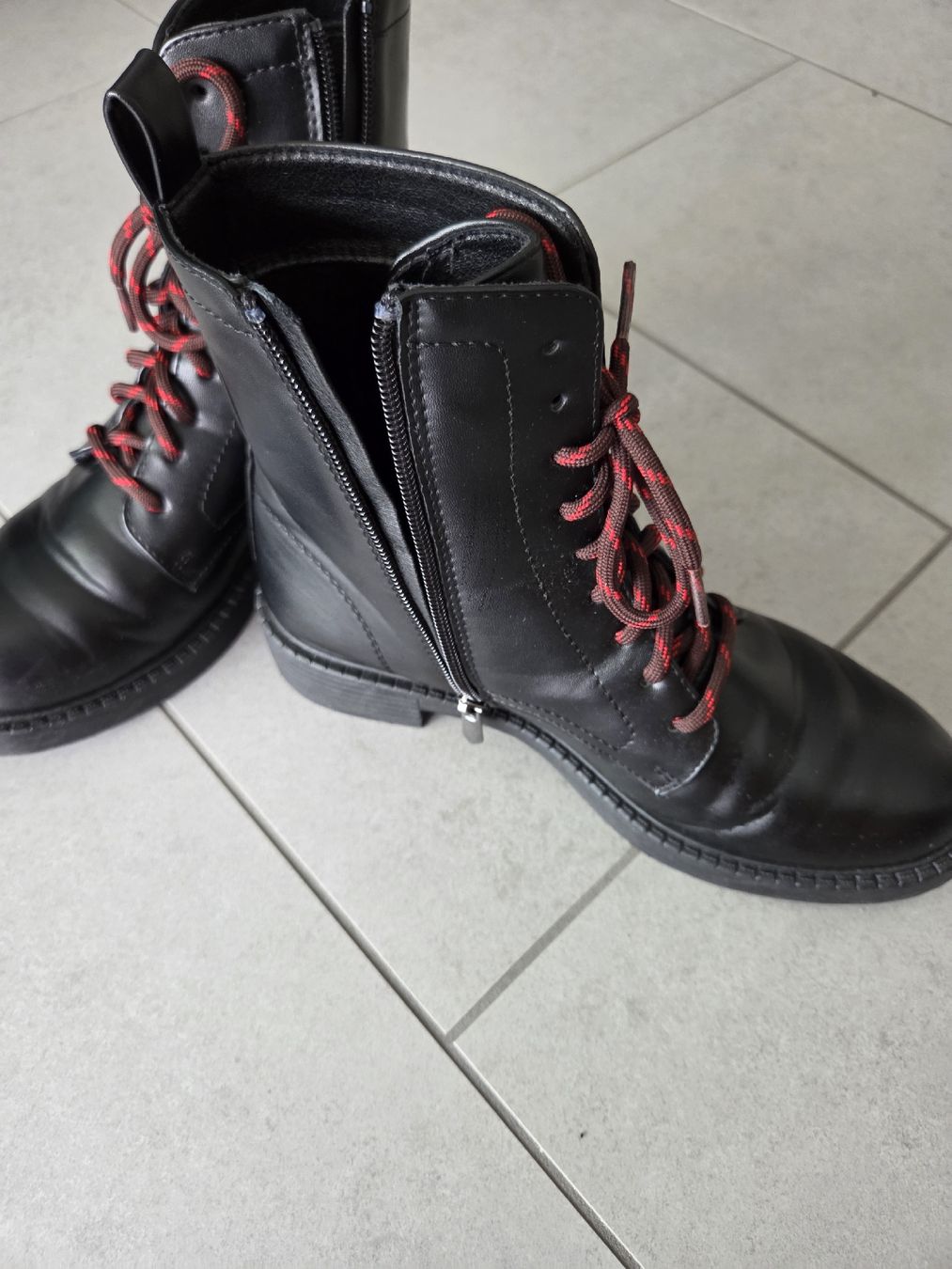 Scarpe da donna: Coole Schnürboots schwarz Grösse 38 – Usato da Domat/Ems venduto da rof_j2rm 1