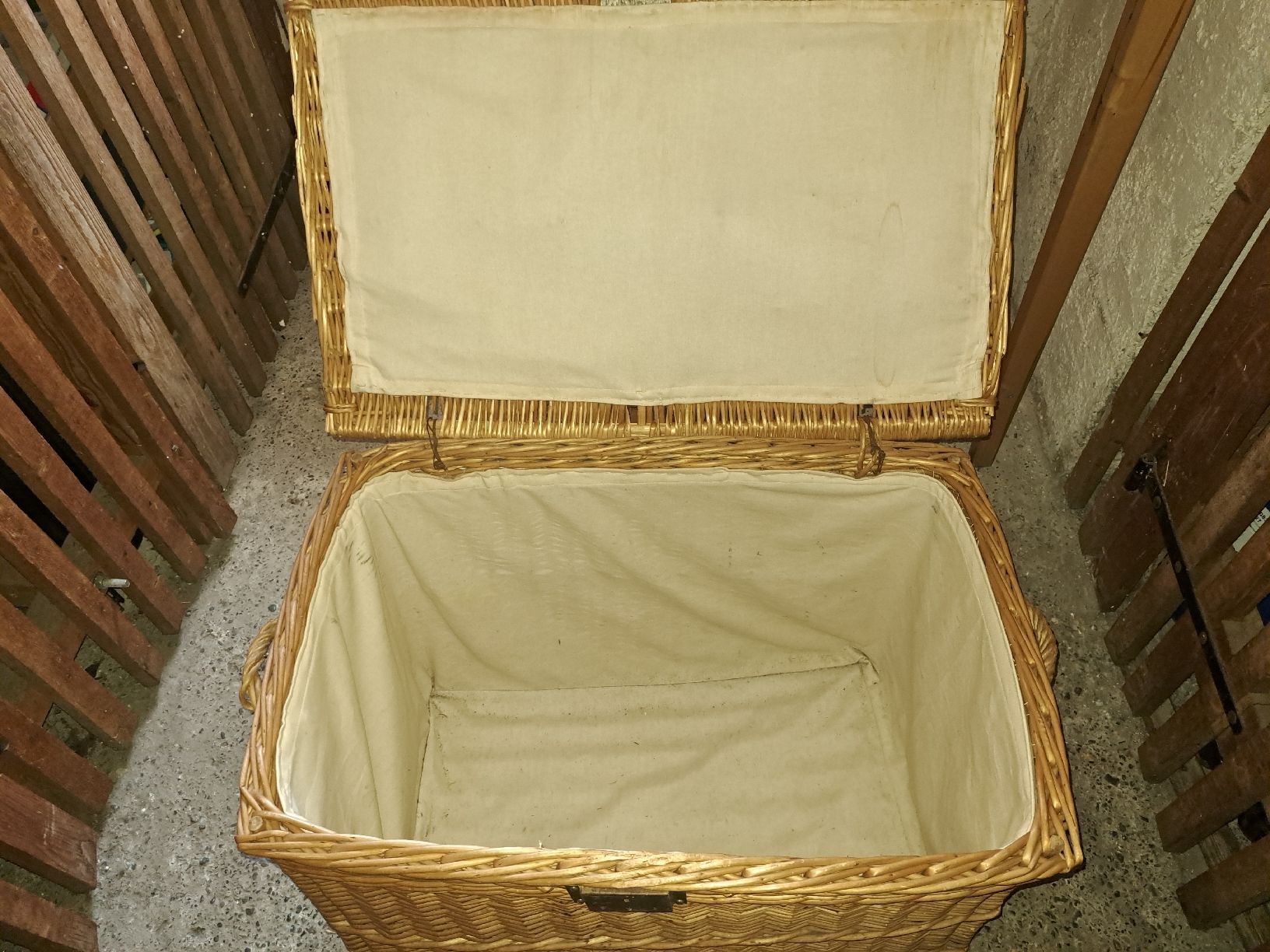 Cassapanche: coffre à rangement en osier – Usato da Zürich venduto da ren_q7gc 1