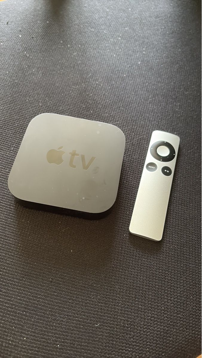 Apple Lettore multimediale & Streamer: Apple TV - Stream your favorite shows – Usato da Adliswil venduto da j_b_nzj7