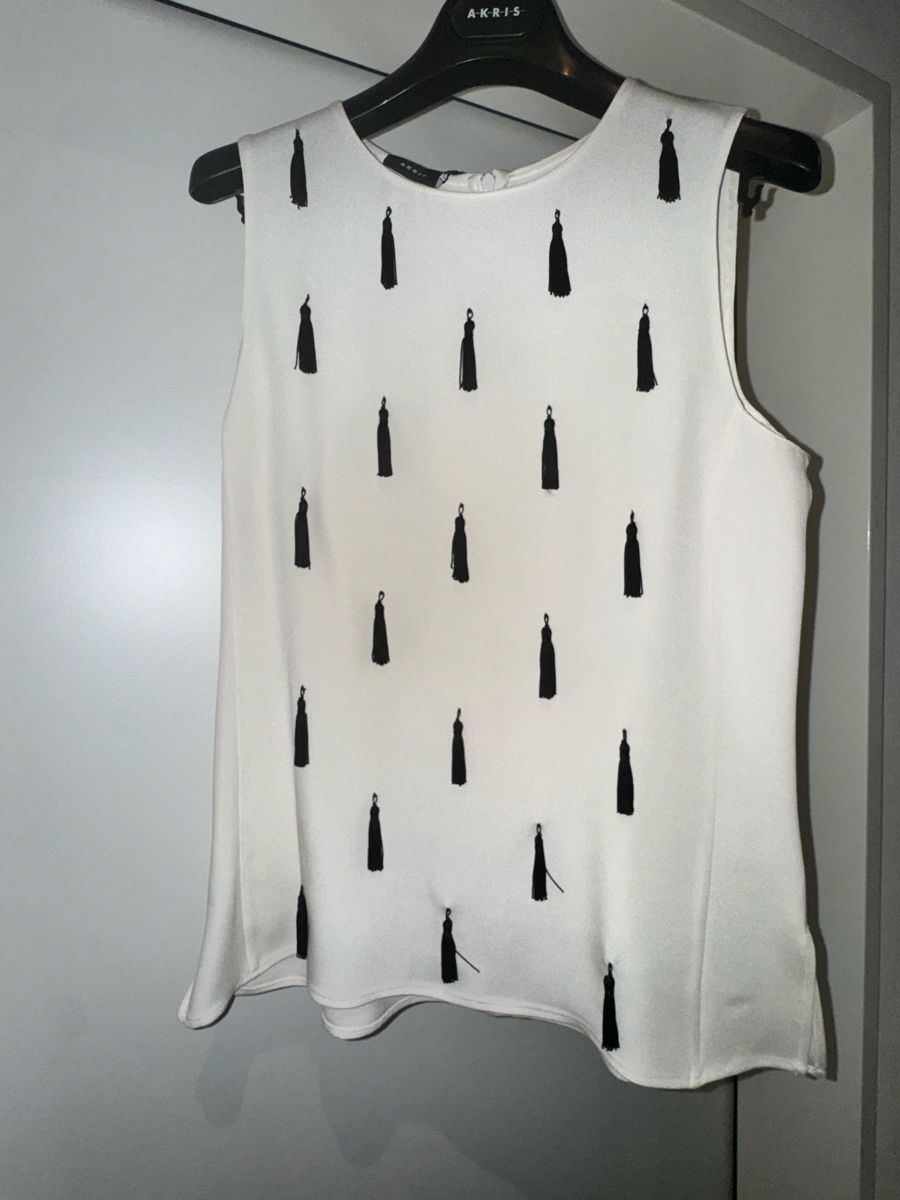 Akris Top: AKRIS Seidenbluse mit Quasten NEU – Nuovo e nell'imballaggio originale da Galgenen venduto da syl_7y9c