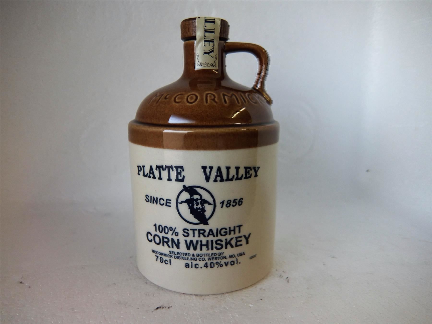 Bevande alcoliche: 1 Steinkrug, Platte Valley Corn Whiskey 40%... – Nuovo e nell'imballaggio originale da Wöschnau venduto da Vinsale