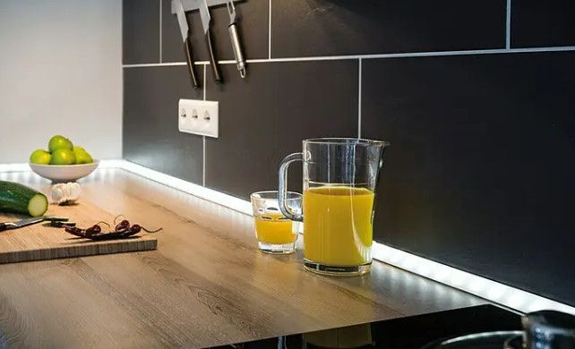 Paulmann Componenti elettronici: Paulmann Delta Alu Profil 200 cm pro Stück inkl. Diffusor – Nuovo e nell'imballaggio originale da Bubendorf venduto da Kipfu 3