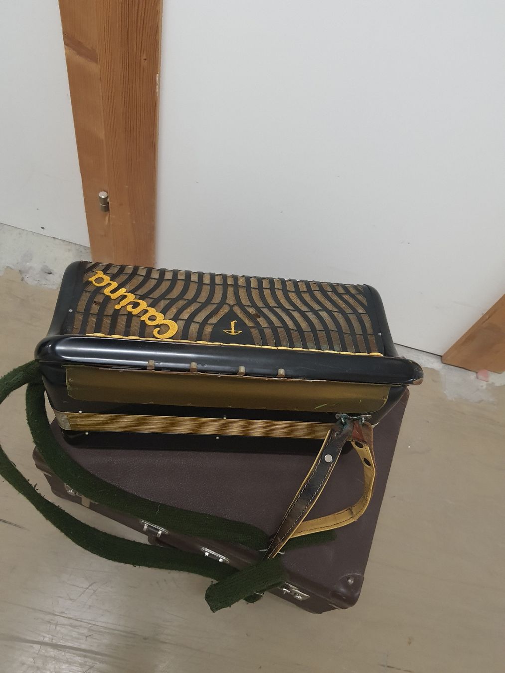 Record Musikinstrumente: accordéon Record à restaurer  – Gebraucht aus Pont-de-la-Morge von Mirabelle0 6