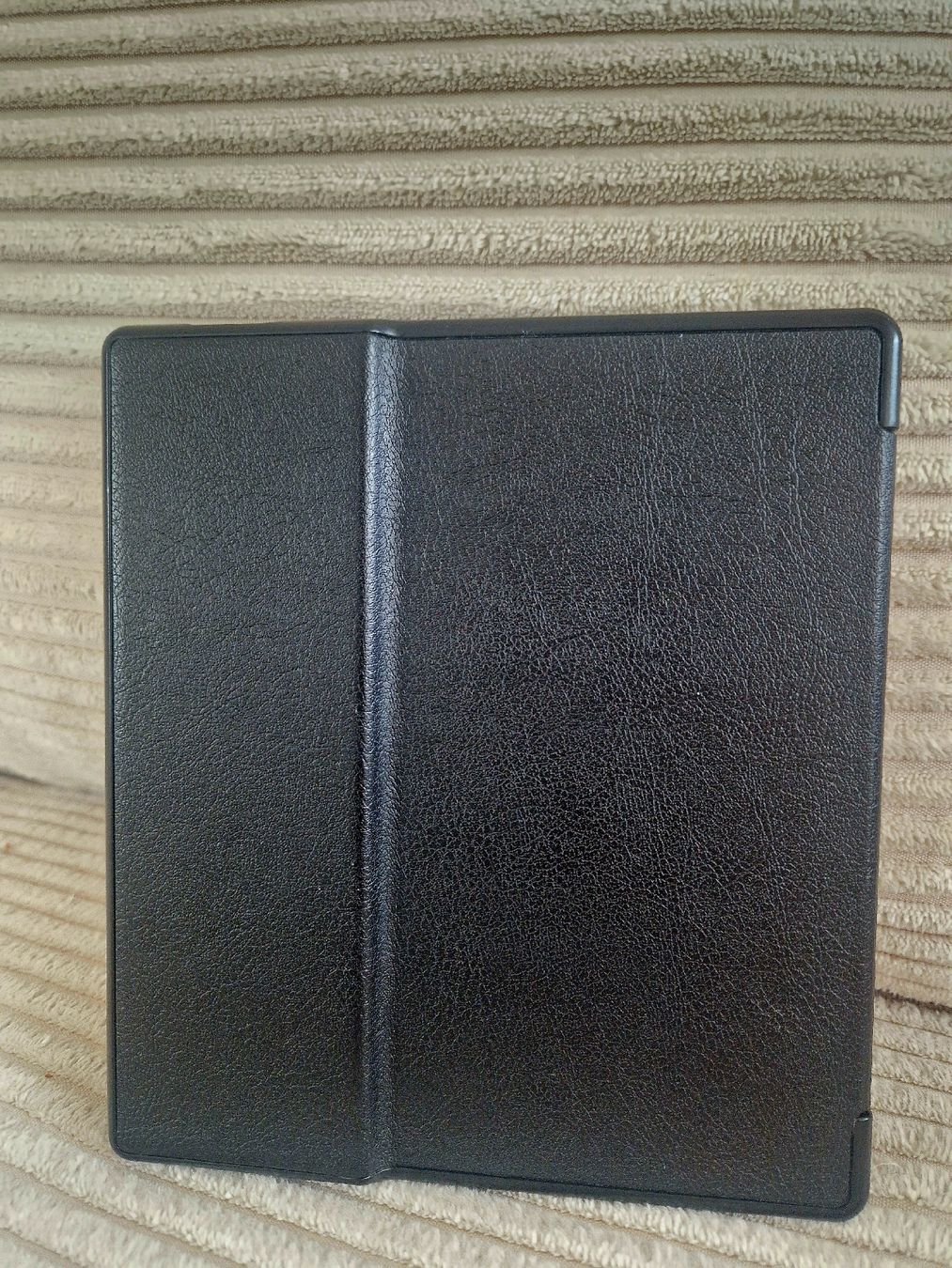Amazon Tablet PC: Amazon Kindle Oasis 7" E-Reader inkl. Schutzhülle – Nuovo (secondo la descrizione) da Horgen venduto da olivi_1988 3