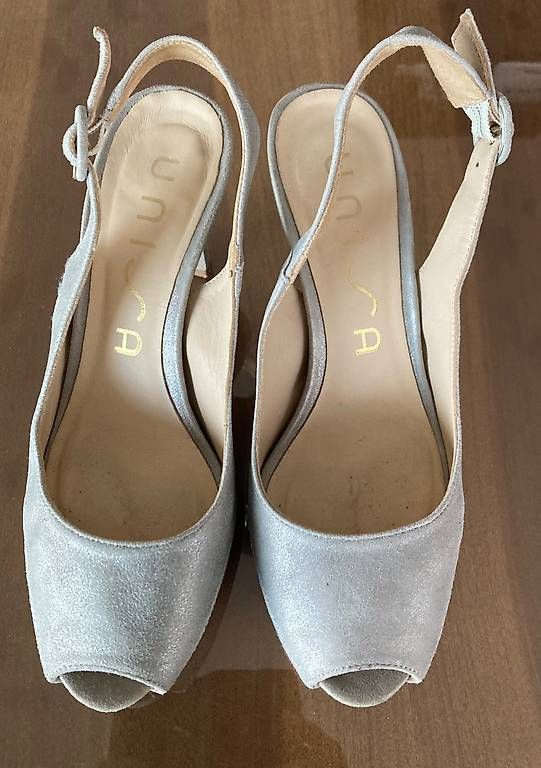 Unisa Scarpe da donna: UNISA Damenschuhe Gr 38 silber Leder – Usato da Neuenhof venduto da fiore011
