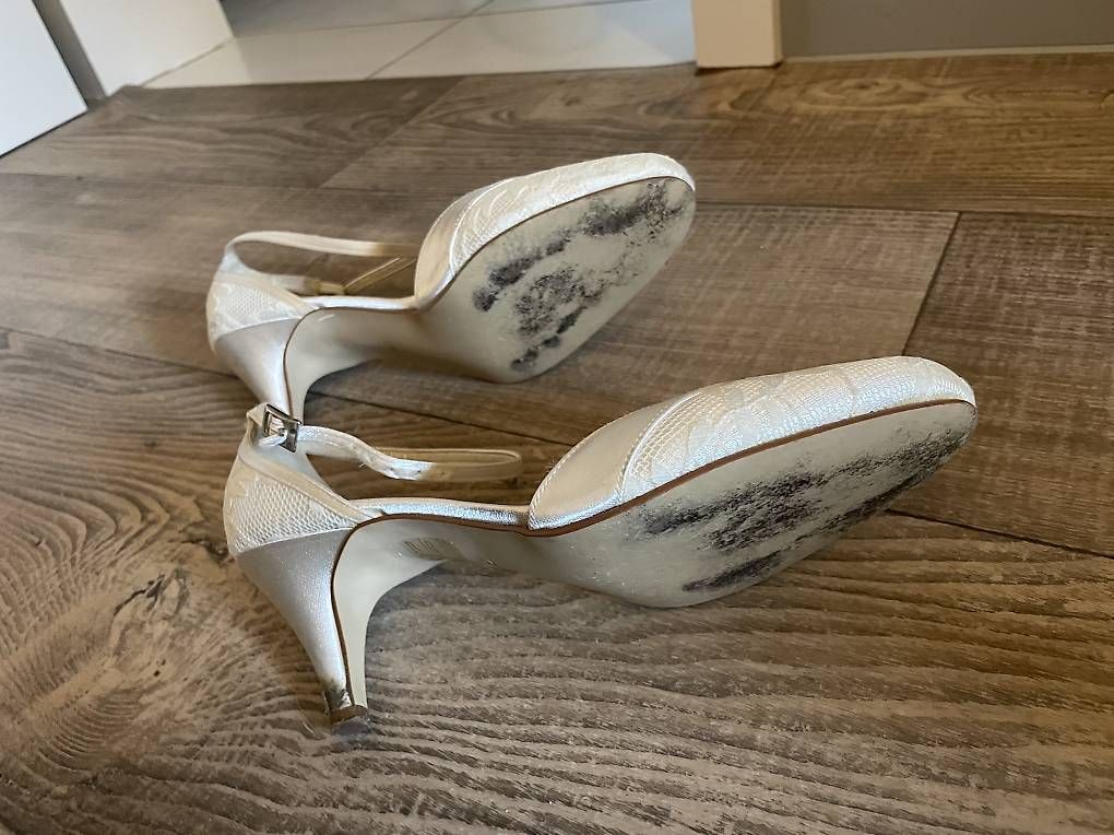 Scarpe da donna: Brautschuhe Marke Rainbow Gr. 36 – Usato da Innerberg venduto da shopp 1
