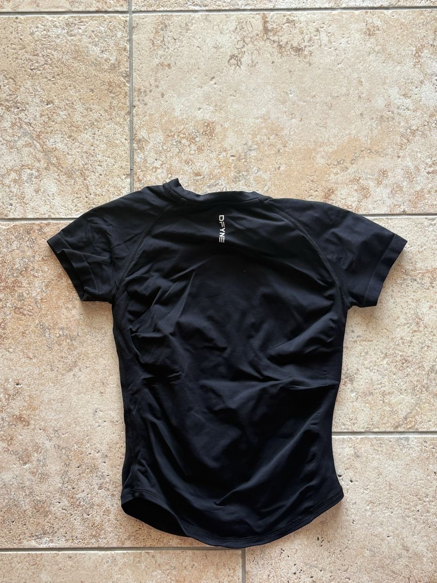 T-Shirts: Dfyne impact short sleeve top – Neu (gemäss Beschreibung) aus St-Prex von Chiaralop 1