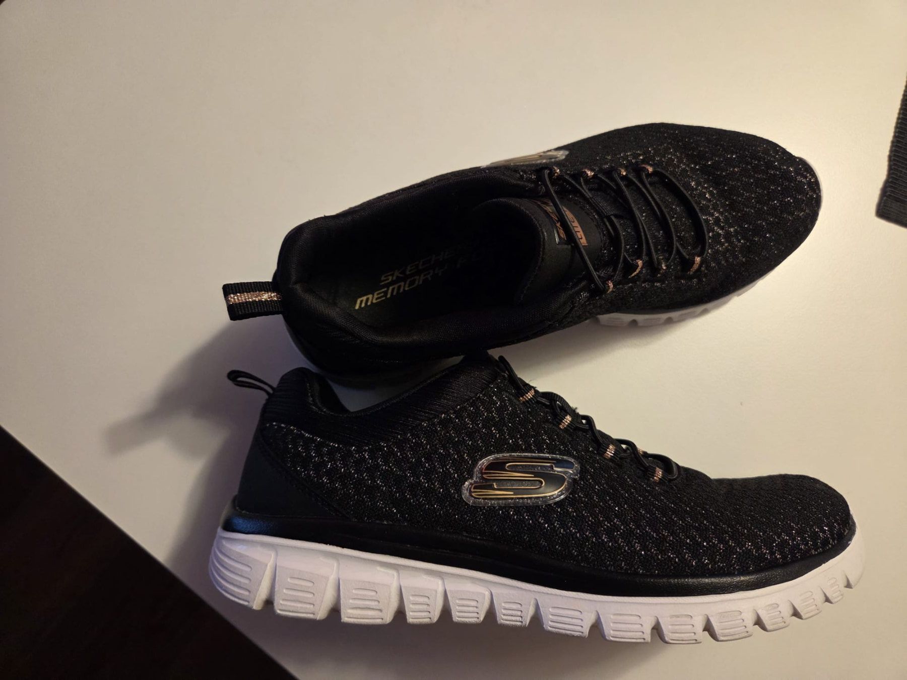 Skechers Scarpe da donna: Damen Skechers Sneaker Gr. 37 – Usato da Mels venduto da Aloha86