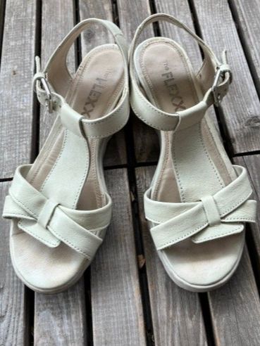 Damenschuhe: Sandalen, weiss – Gebraucht aus Zürich von Baumgarten05