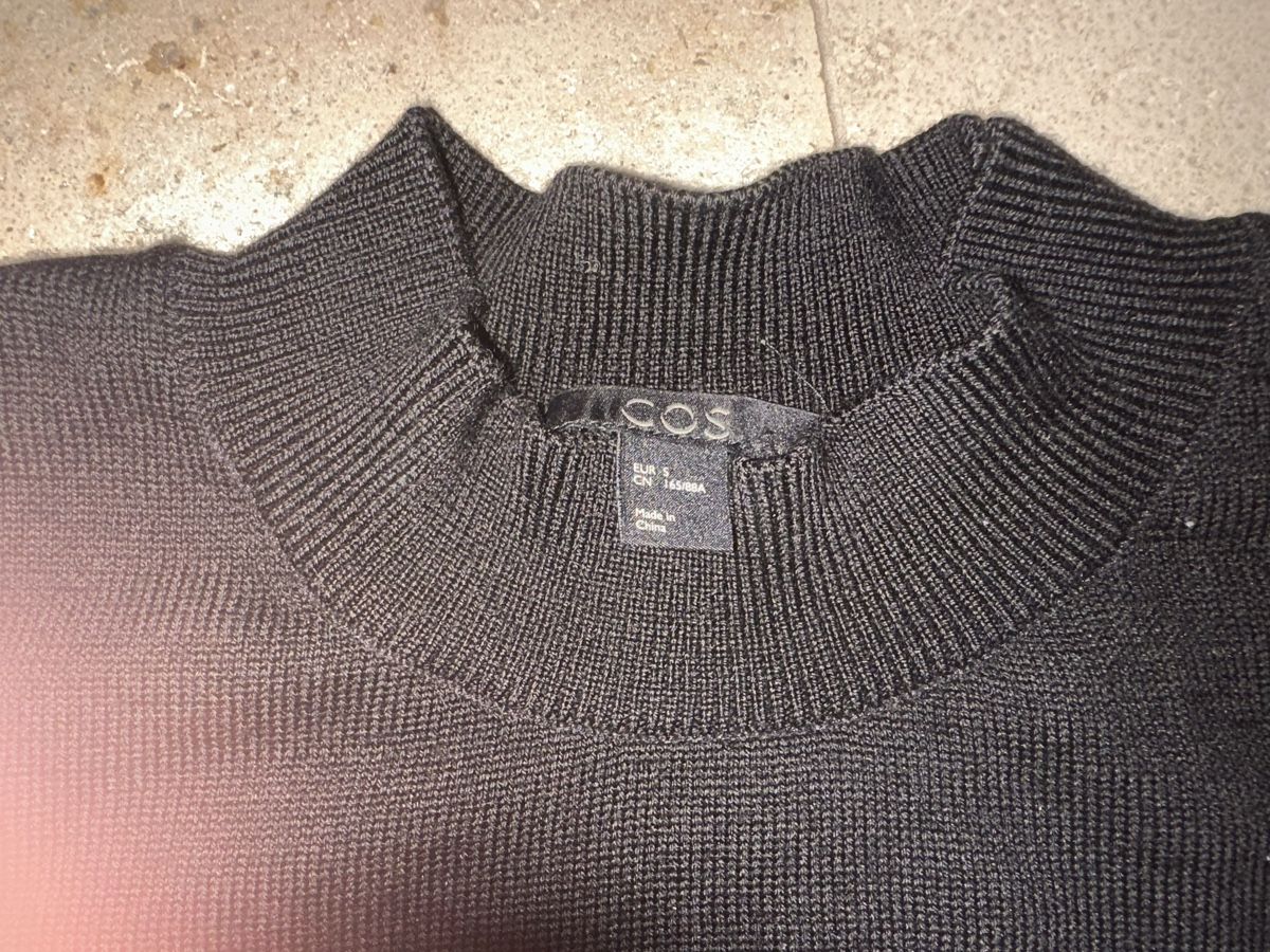 Cos Pullover & Sweatshirts: Pullover COS schwarz Grösse s mit Stehkragen – Gebraucht aus Buchs SG von Sunie 1