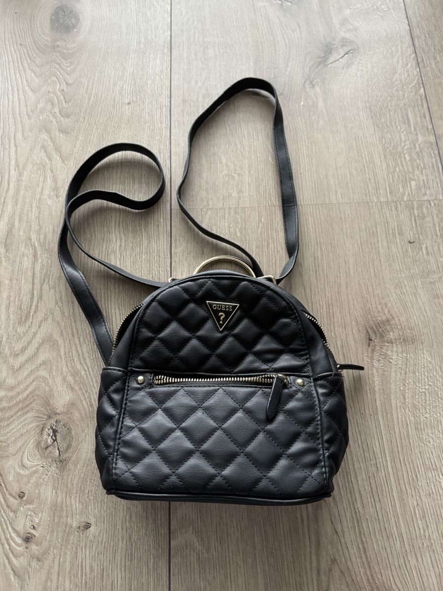 Guess Zaini: Guess Rucksack klein – Usato da Zufikon venduto da joelle111