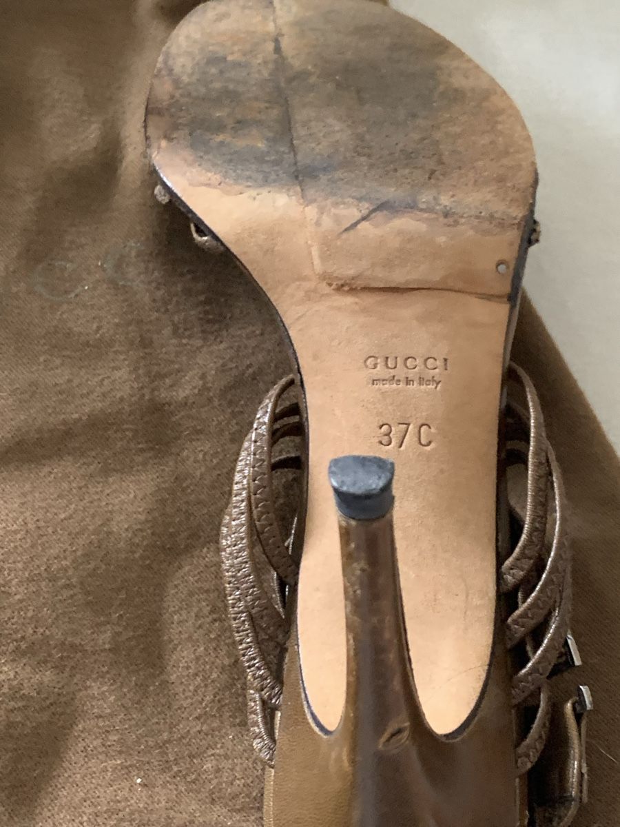 Gucci Chaussures femmes: Gucci Sandalen – D'occasion à Bergdietikon par zor_856j 3