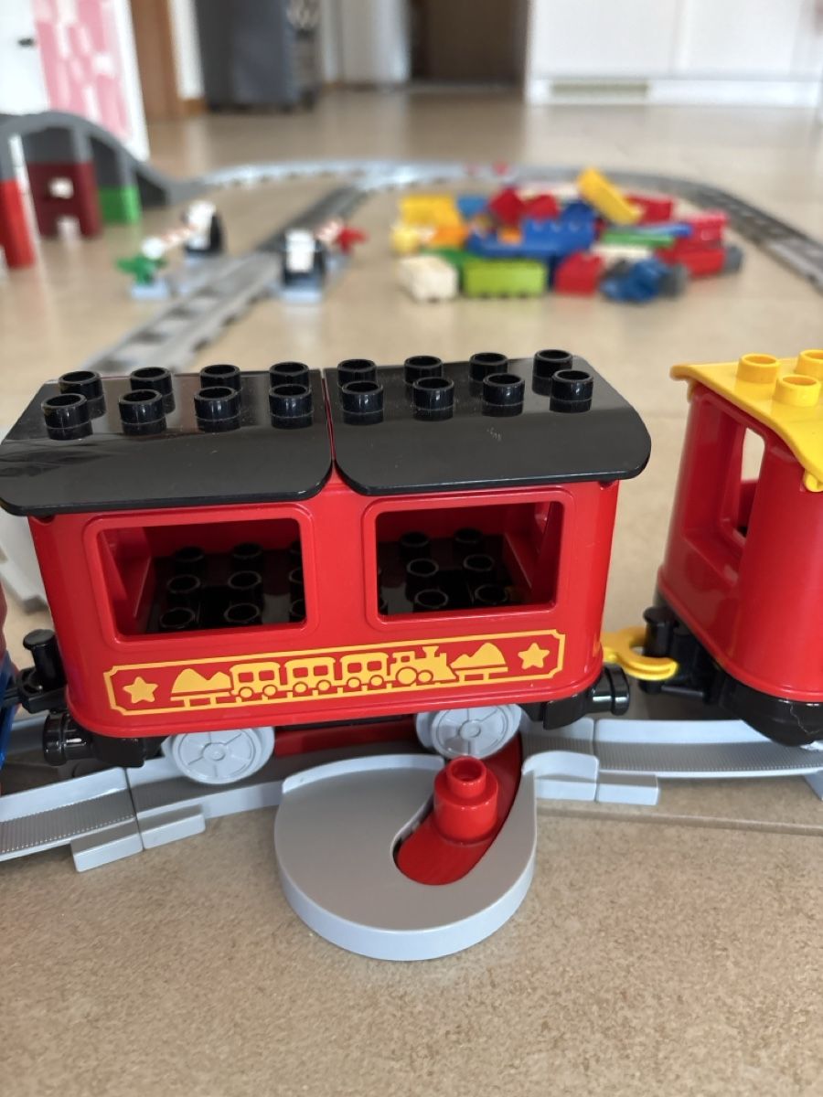 Lego Baukästen: Train Duplo intelligent + rails (Couleurs & Bluetooth) – Gebraucht aus Lausanne von pabernard 2