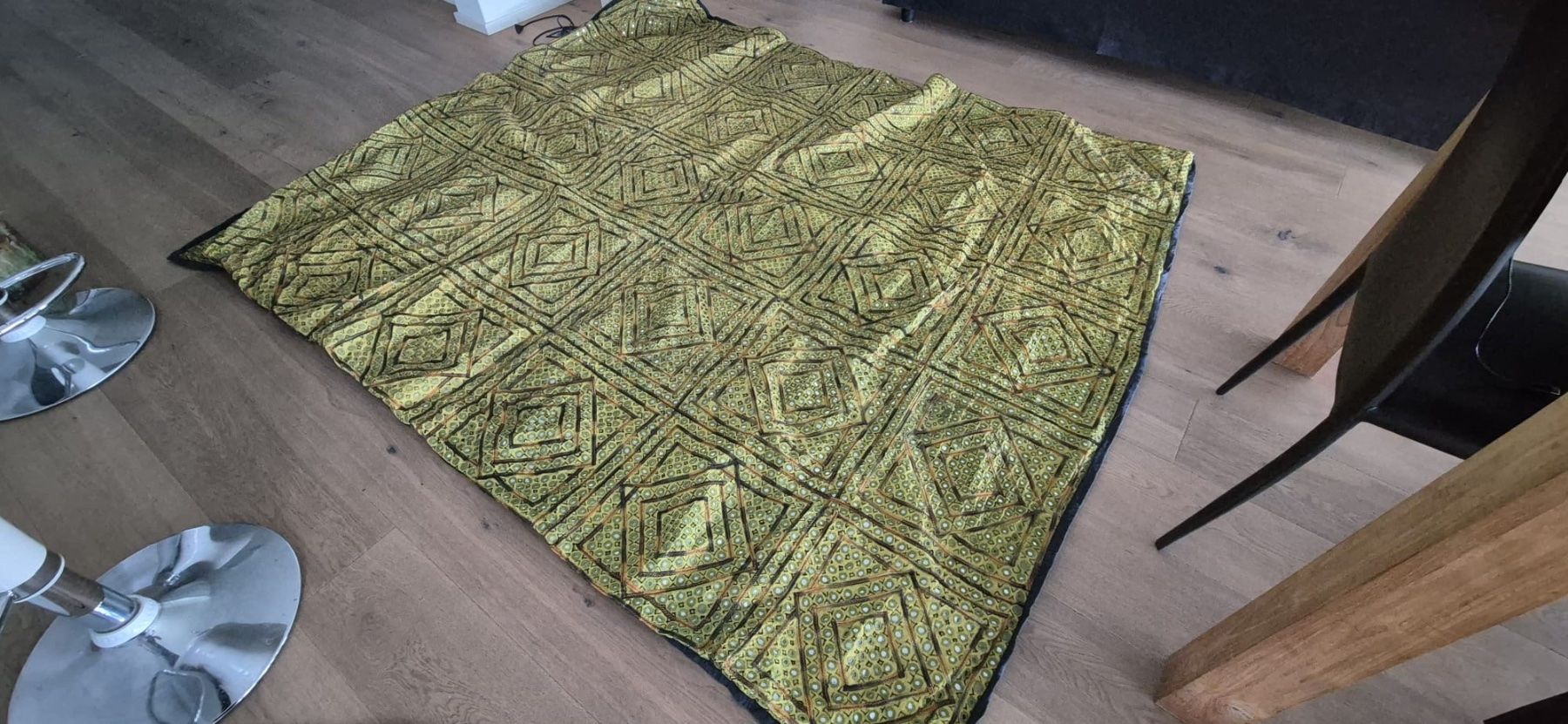 Teppiche: Tapis brodé avec petits miroirs (shisha) – Gebraucht aus La Neuveville von ste_rk86