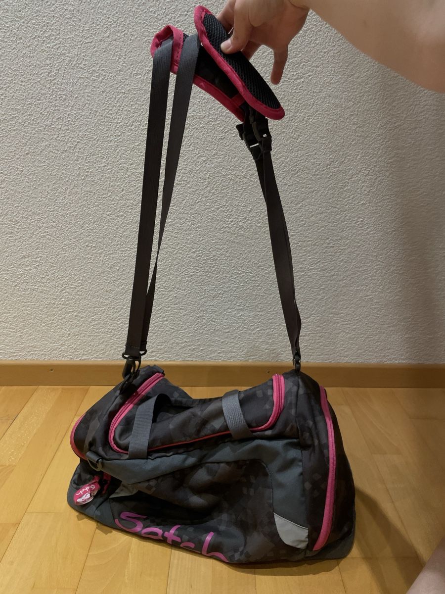 Satch Borse da donna: Satch Sporttasche – Usato da Rorschach venduto da _.sabrina.r._ 5