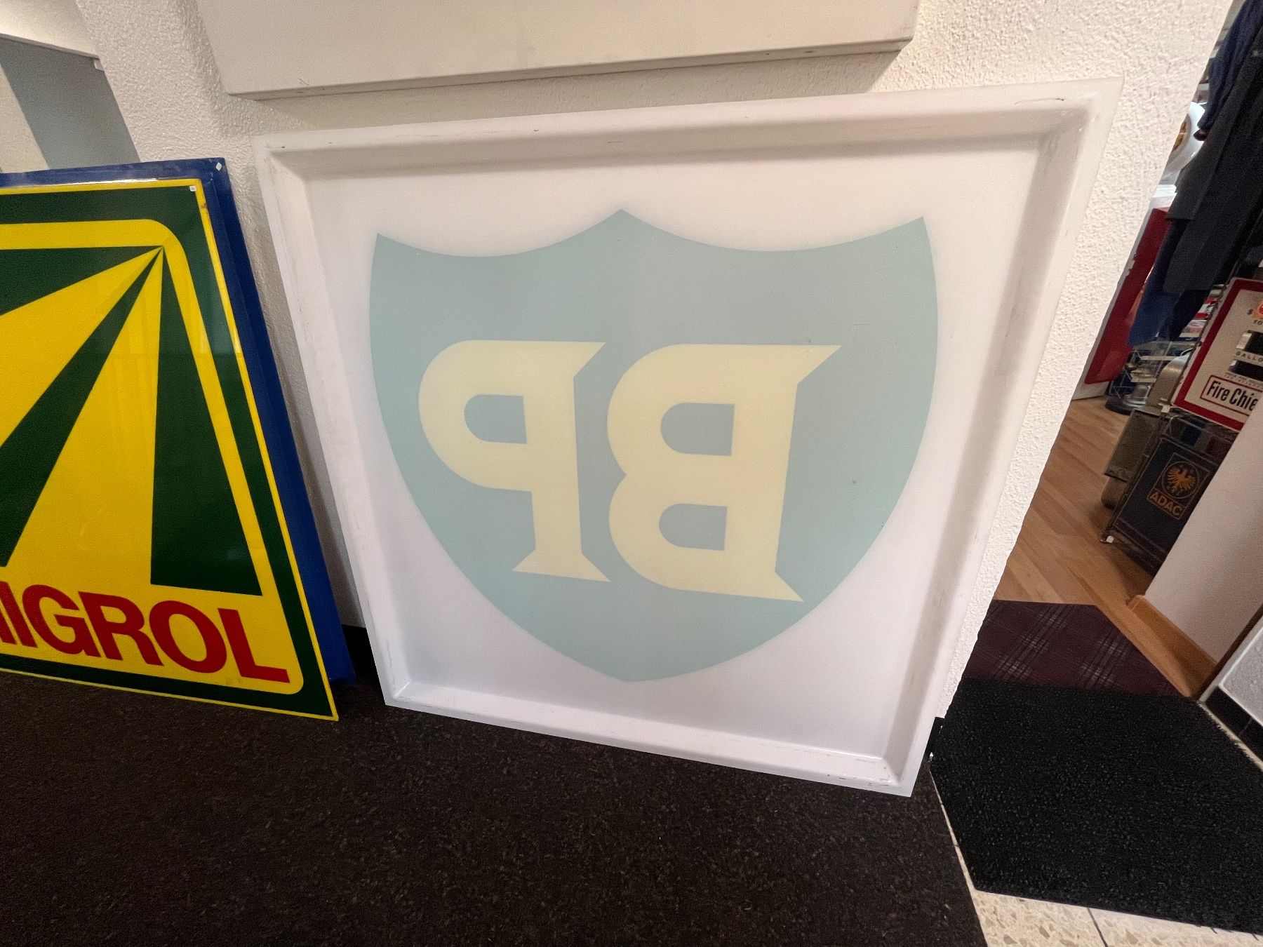 Insegne: BP - Leuchtreklame-Schild – Usato da Erlinsbach venduto da Stu-ff 5