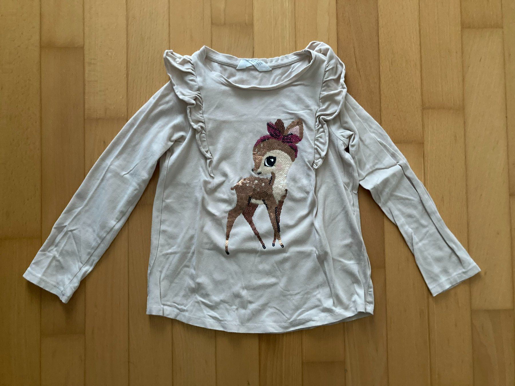 H&M Blusen, T-Shirts & Tops: Shirt langarm mit Rehkitz – Gebraucht aus Muttenz von Juvenile33