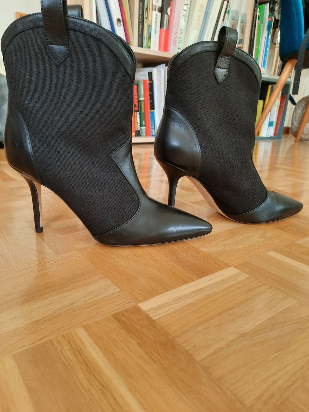 Chaussures femmes: Bottines noires – D'occasion à Genève par celima48 3