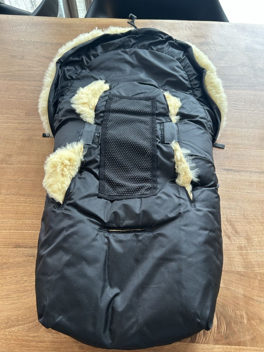 Kaiser Schlafsäcke: Fusssack aus Lammfell – Gebraucht aus Meinisberg von doemu88 1