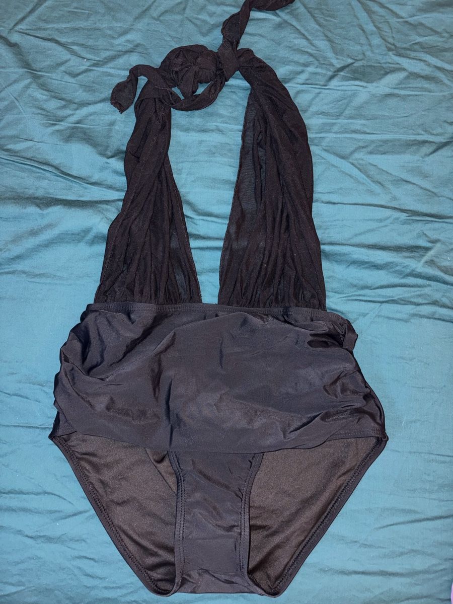 Maillots de bain & Bikinis: Badeanzug schwarz (ungetragen) – Neuf avec emballage d'origine à Lotzwil par fabi5558 3