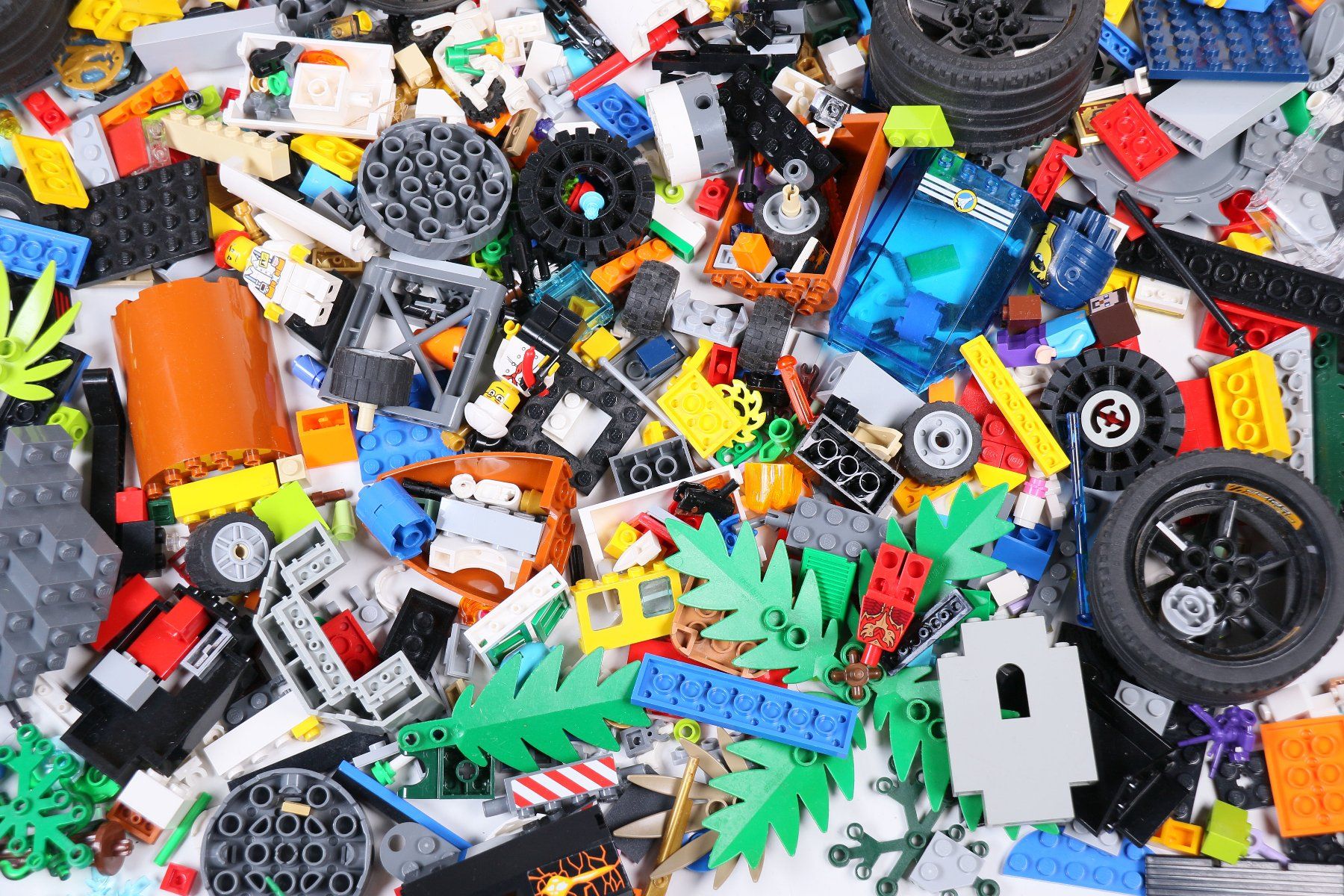 Lego Kit di costruzioni: 1.5 kg. Legoteile mit Minifiguren – Usato da Hettlingen venduto da Scholi99 1