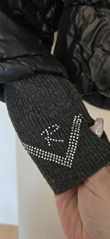 Giacche: Schwarze Jacke mir grauen Teilen Winter oder Übergang – Usato da Luzern venduto da sabidu1 3