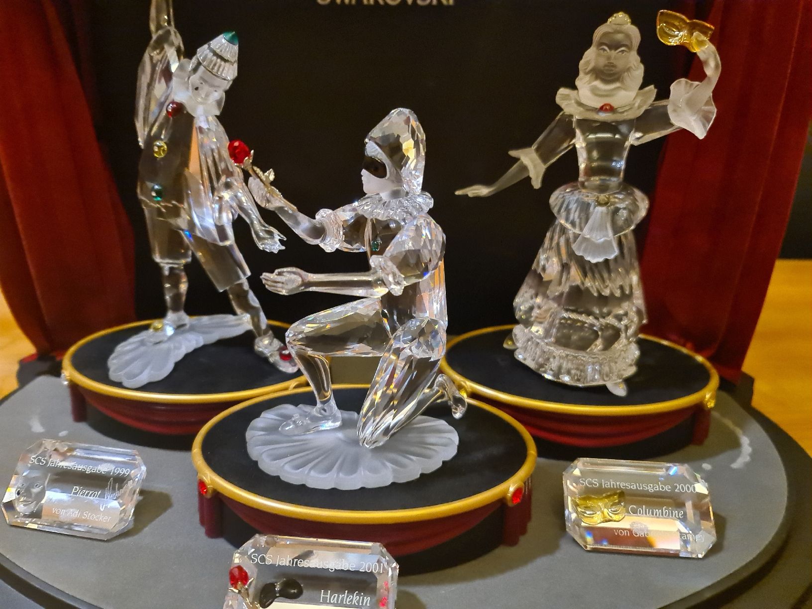 Swarovski Statuette: Swarovski Figur Maskerade Trilogie Originalverpackt – Usato da henau venduto da Rockj 1