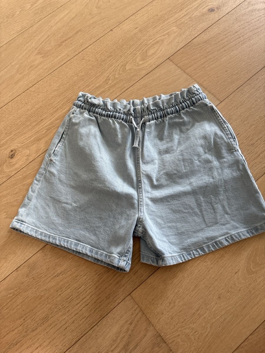 H&M Hosen: Jeans Shorts mit Bändel 164 – Gebraucht aus Neuenkirch von Panamericana
