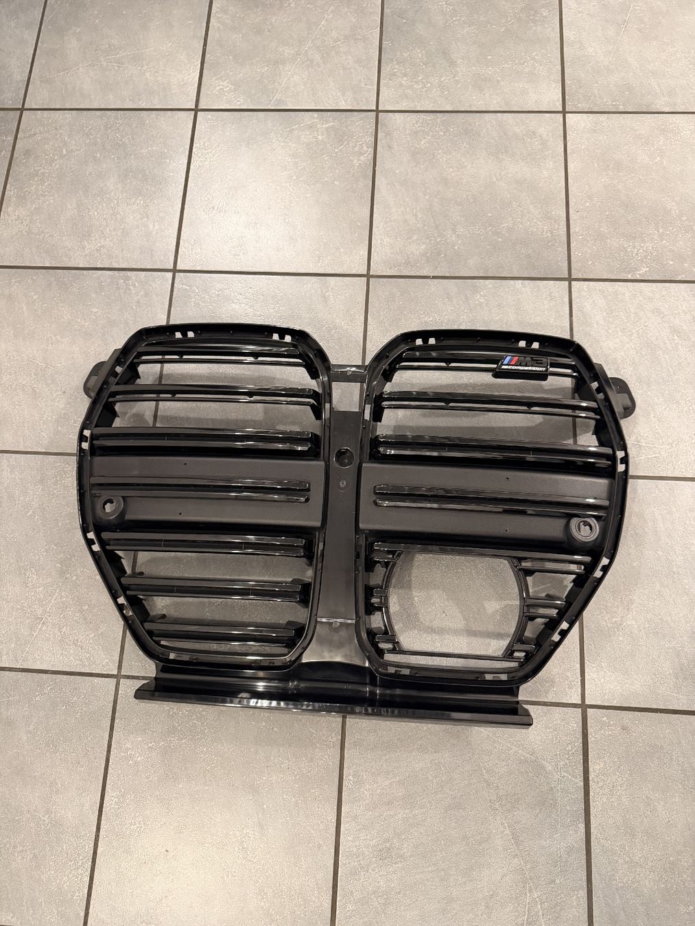 BMW Tutti pezzi di ricambio auto: BMW M3 Competition Xdr. Grill – Nuovo (secondo la descrizione) da Wil SG venduto da A.sa1
