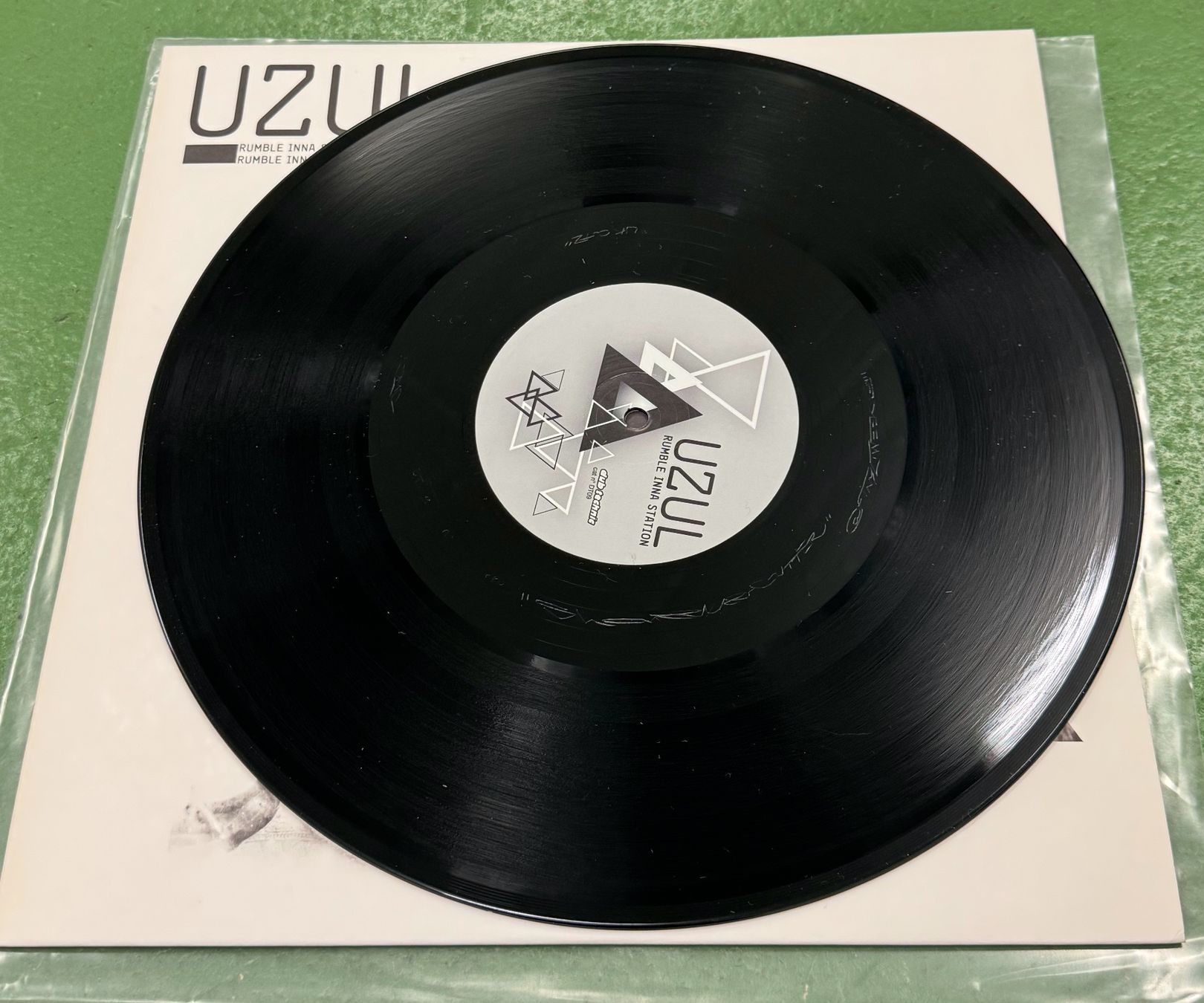 Dischi in vinile: Uzul: Under Pressure #1 (Dubstep mit Skream-Remix!!!) – Usato da Basel venduto da Ostschweiz06 1