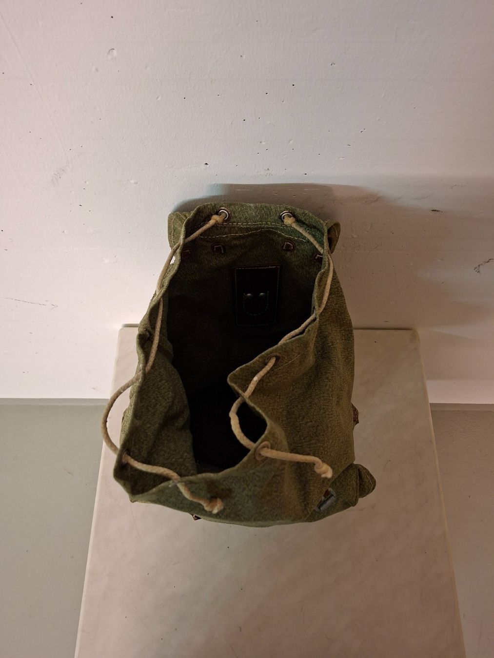 Schweizer Armee Zaini: Schweizer Armee Militär Rucksack – Usato da Malters venduto da burzi 2