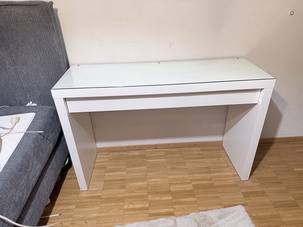 Ikea Tavoli da trucco: Schminktisch – Usato da Hedingen venduto da van_n9jy 2