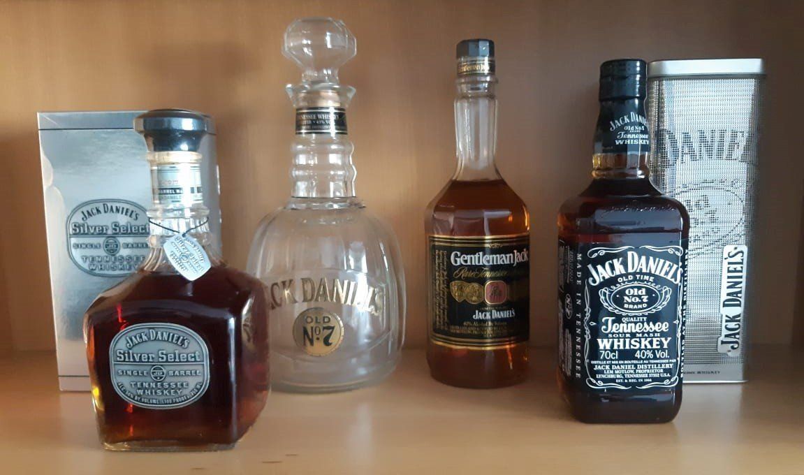 Jack Daniels Bevande alcoliche: Jack Daniels Whiskey Sammlung – Usato da Dulliken venduto da Airliner2