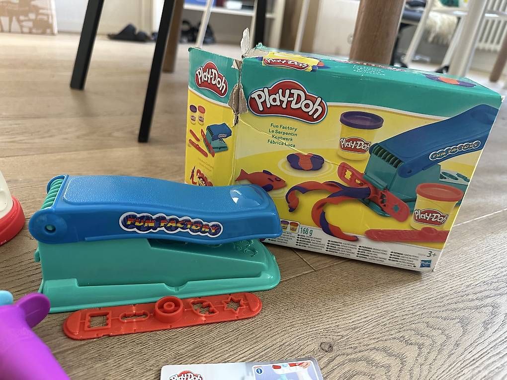 Play-Doh Spielzeuge: Grosses Play Doh Set – Gebraucht aus zürich von majasimone 1