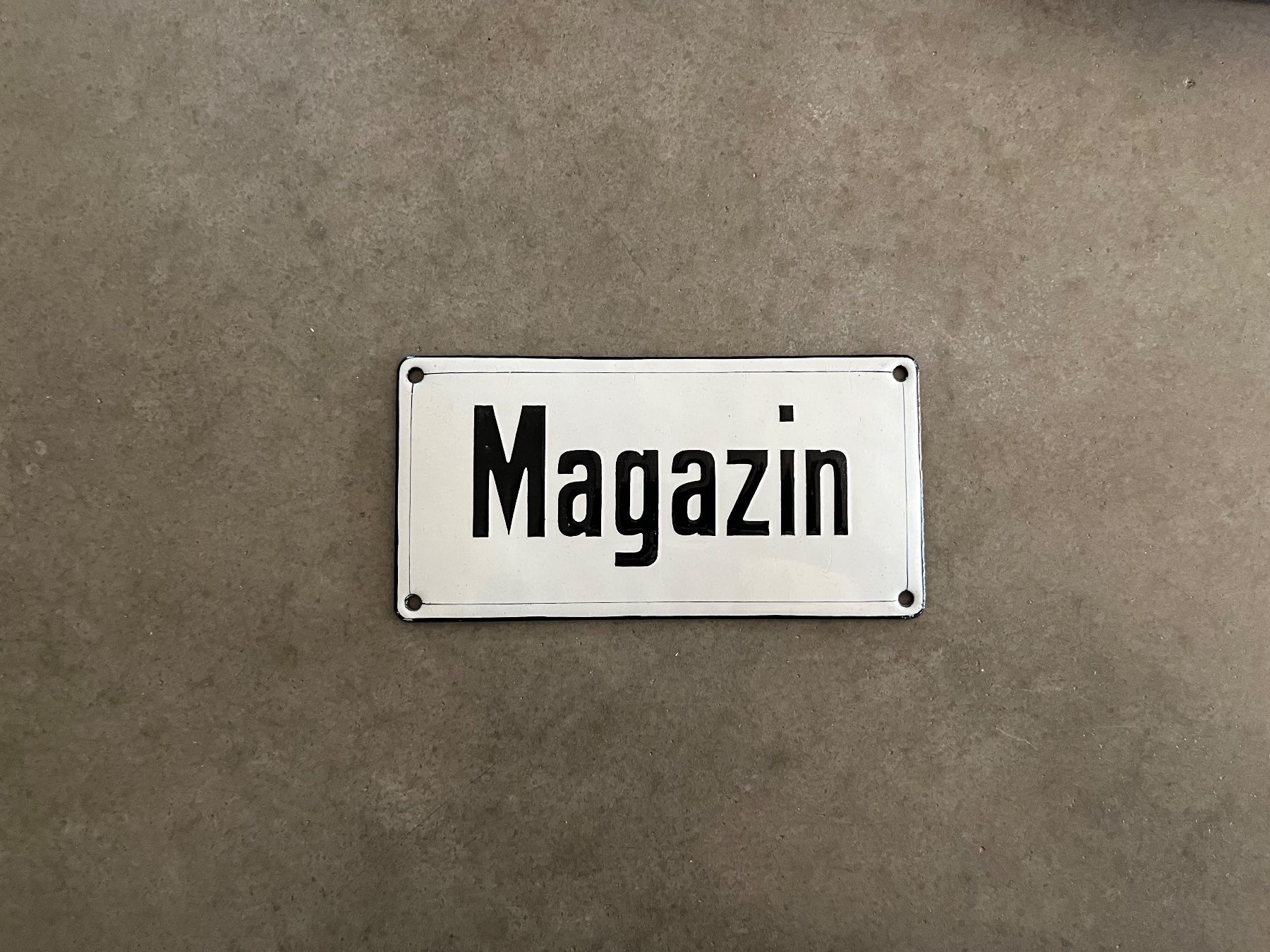 Insegne: Altes Emailschild Magazin – Usato da Steffisburg venduto da Reitschel5