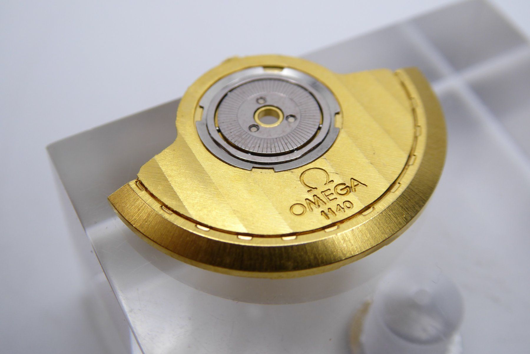 Omega Orologi: Omega Oscillating Weight Automatic Rotor cal. 1140 – Usato da Geneve venduto da adr_xk6n 1