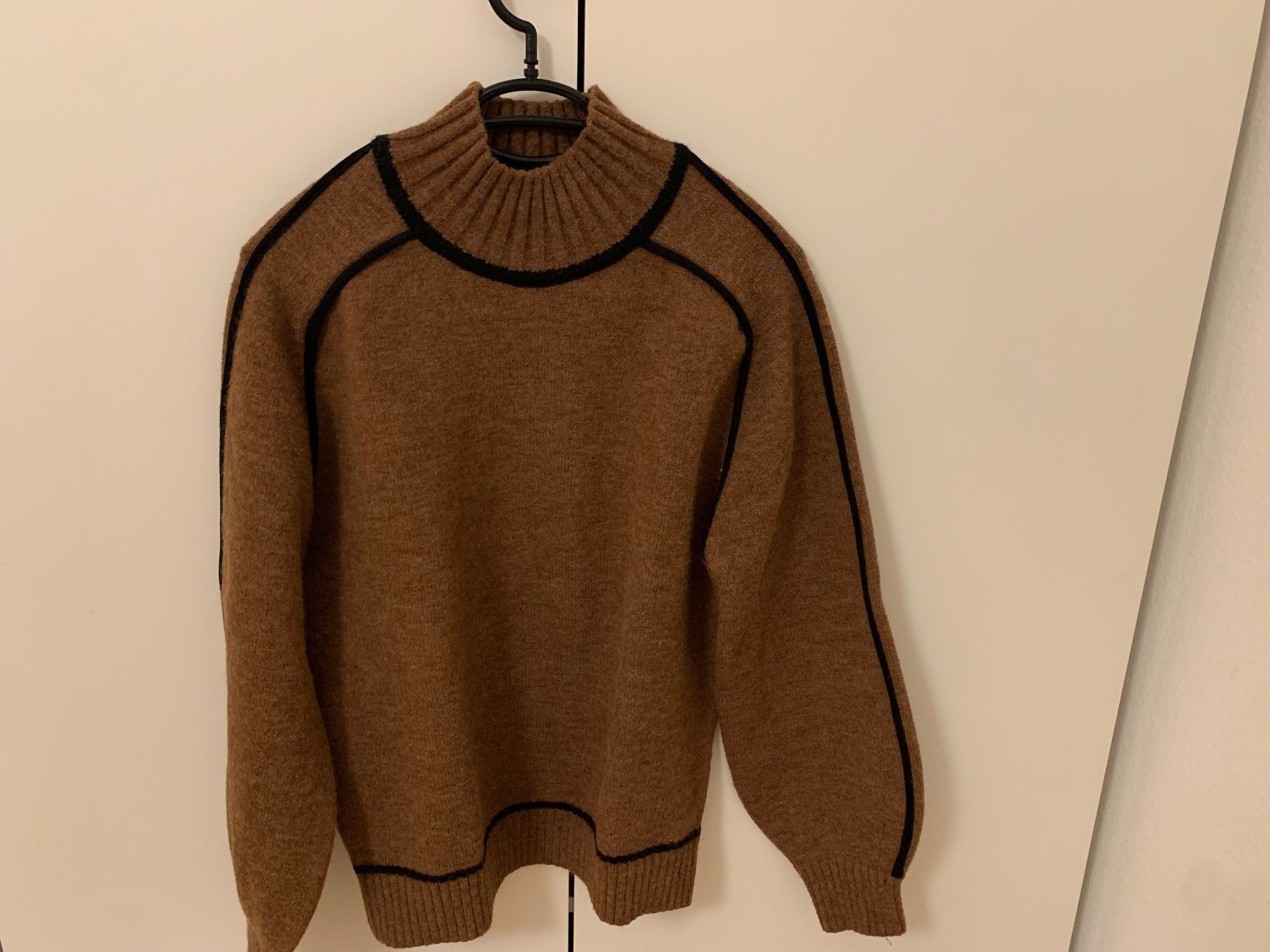 Pullover & Sweatshirts: Brauner Strickpullover mit Rollkragen - Herbst-Look! – Gebraucht aus Zürich von liv_x26r