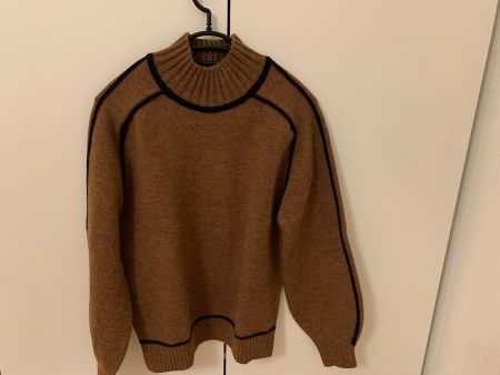Brauner Strickpullover mit Rollkragen - Herbst-Look!