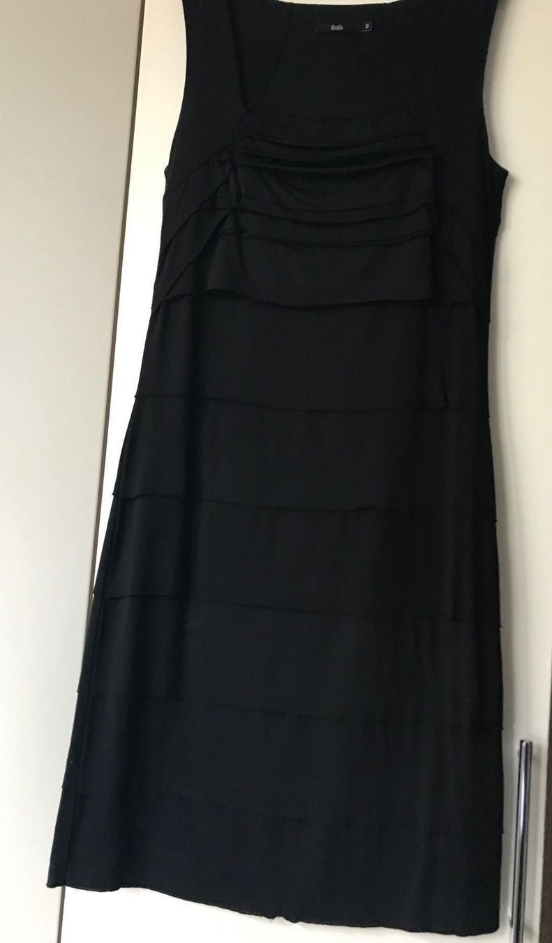 Vestiti: Schwarzes Kleid in Gr S – Usato da Dübendorf venduto da nela123 1