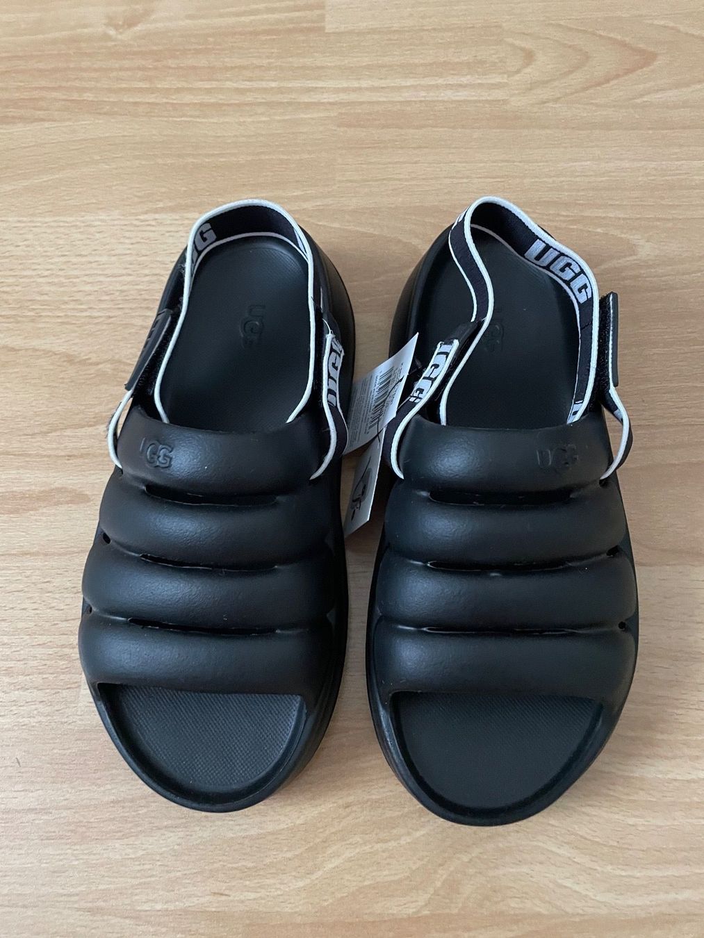 Ugg Scarpe per ragazze: UGG Sandalen Gr. 35 NEU – Nuovo e nell'imballaggio originale da Waltenschwil venduto da hansnine 5