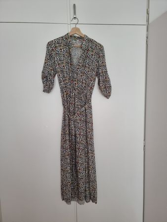 Kleid Blumenmuster mit Gurt Grösse M sehr guter Zustand