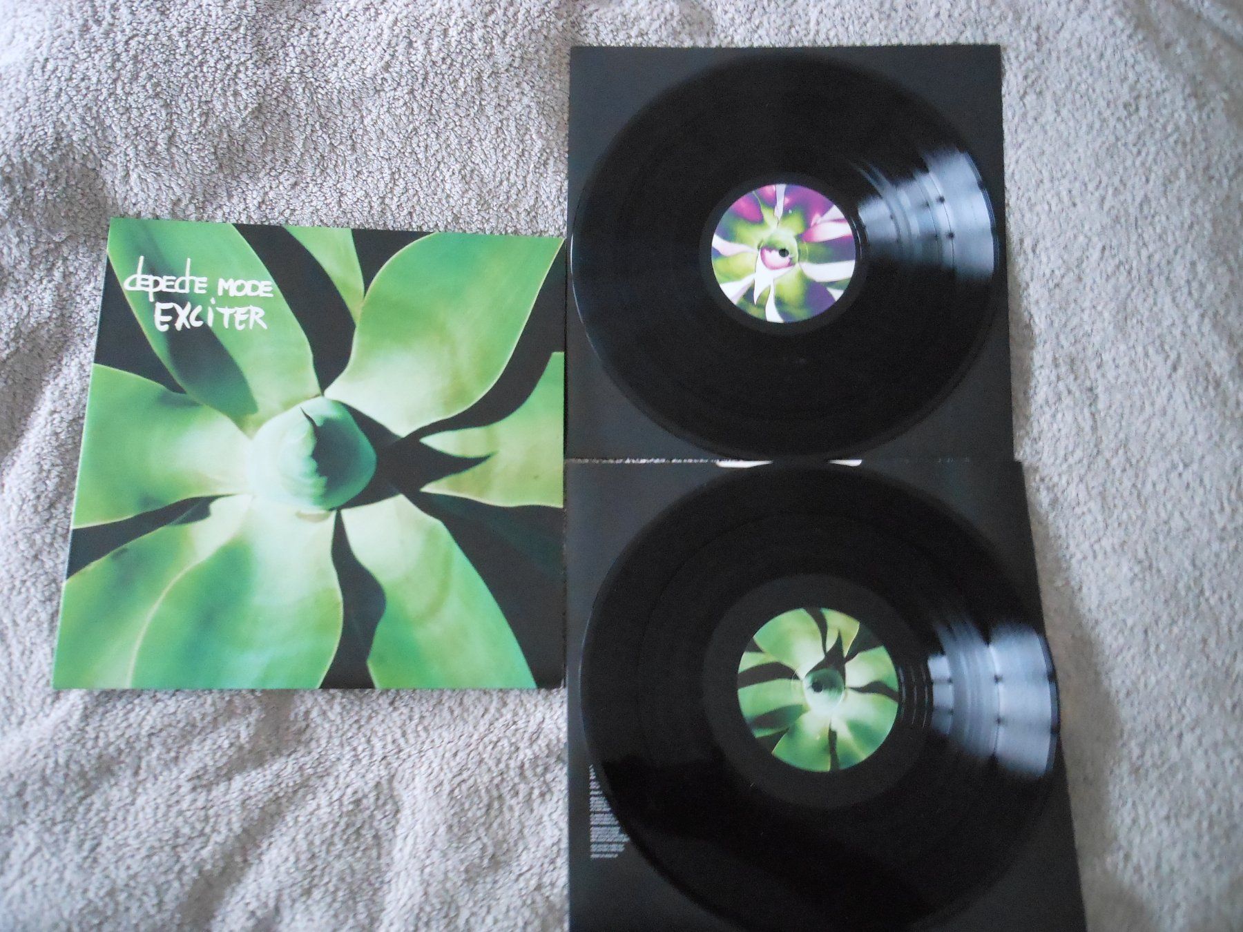 Dischi in vinile: Depeche Mode – Exciter – Usato da Liebefeld venduto da type013