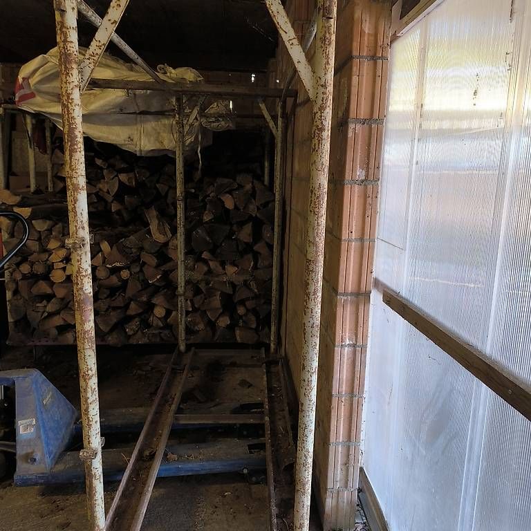 Scaffali: Holzgestelle – Usato da Walliswil-Nbipp venduto da australien2007 3