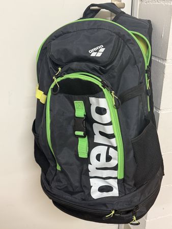 Arena Rucksack Schwarz-Gelb, ideal für Sport & Schule, Gr. M
