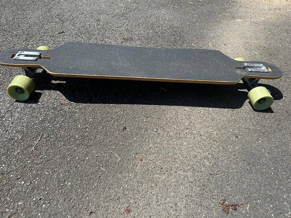 Skateboards: Longboard – Gebraucht aus Meggen von hye_7gxy