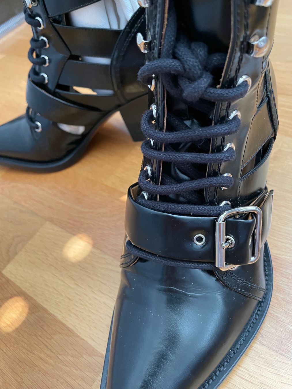 Chloé Scarpe da donna: Chloé Rylee Cut-Out Ankle Boots – Usato da Zürich venduto da SeldaY 8