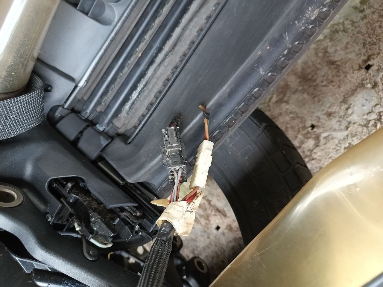 Tutti pezzi di ricambio auto: Smart 450 elektrisches Dach – Usato da Gudo venduto da dispo3 7