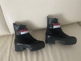 SAMMLERSTÜCK - LOUIS VUITTON Lauréate Stiefeletten, 38