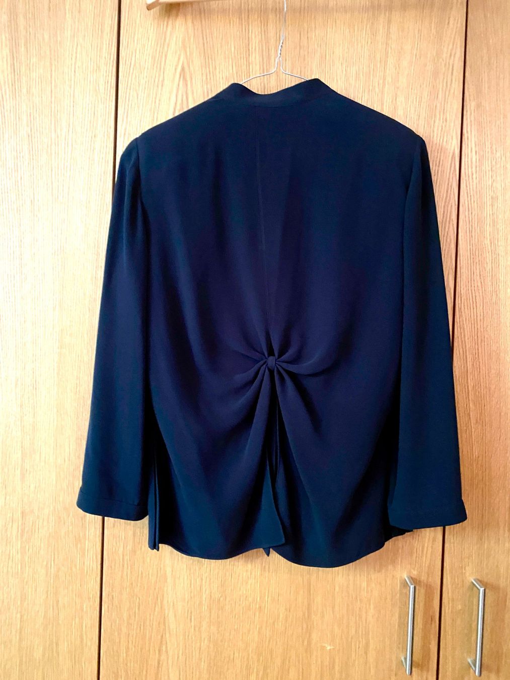 Armani Blusen: Armani Bluse Designerbluse - ca. Gr. 40 – Gebraucht aus Zürich von .old.but.gold. 1